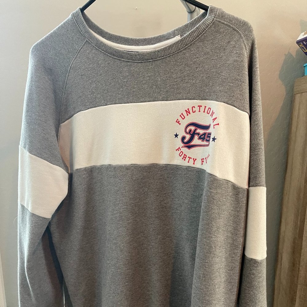 F45 Functional Forty Five Large Sweater